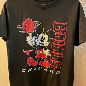 Disney x Junk Food Chicago Bulls Mickey Mouse Basketball Graphic T-Shirt